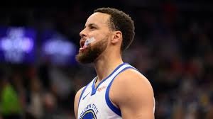 拓记：克林根争抢篮板后一瘸一拐走向替补席，赛前左小腿就有挫伤